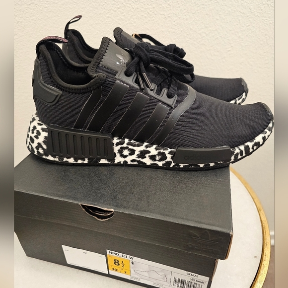 Adidas NMD_R1 Runner Sneaker womans size 8 1/2 M. - Picture 5 of 6